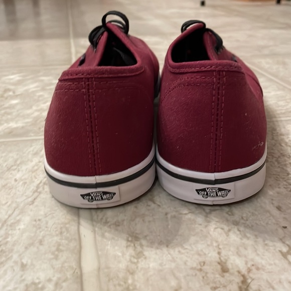 Brand new vans - Picture 3 of 5